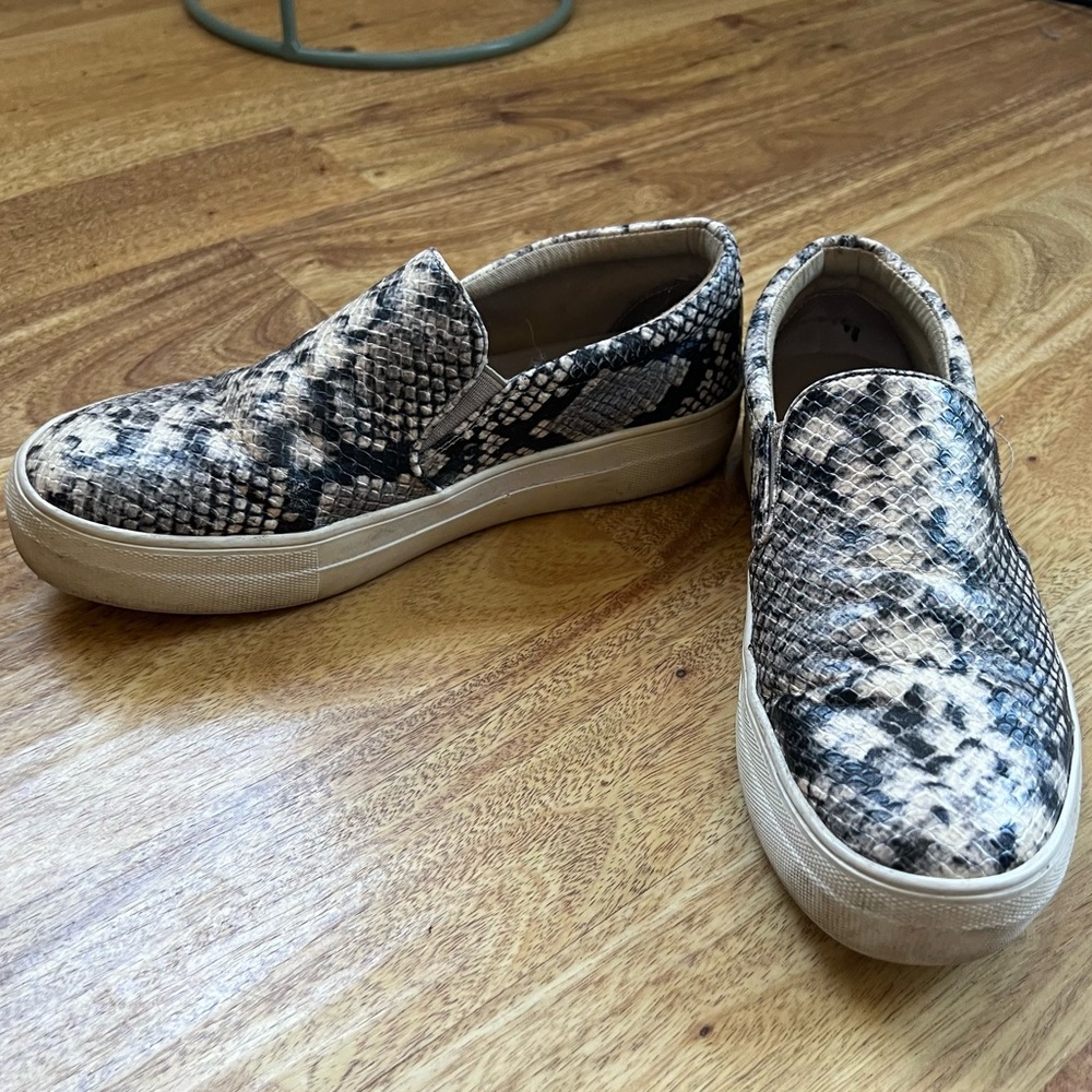 Steve Madden Slip-on Sneakers